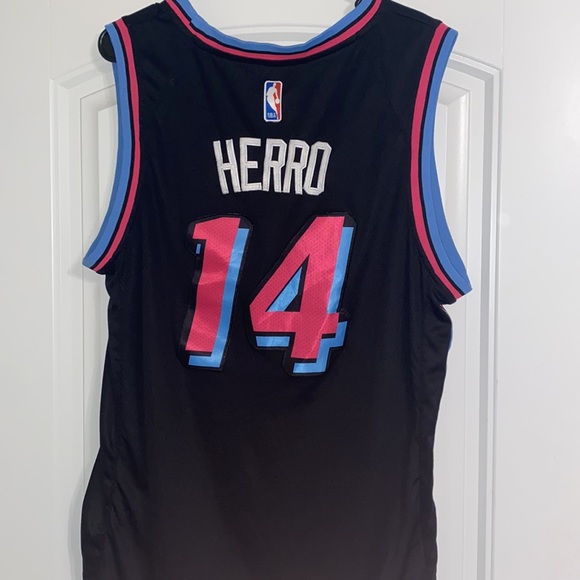 Tyler Herro NBA jersey - Picture 2 of 2